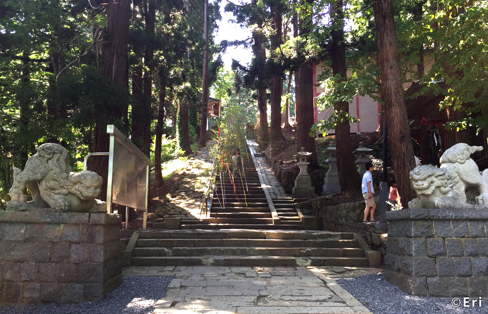 本殿までの道