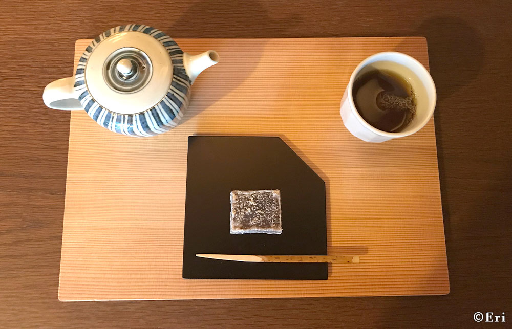 季節の主菓子とお茶のセット